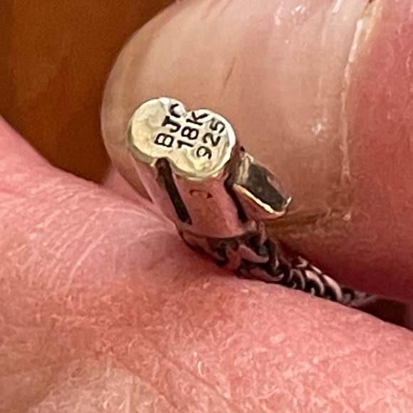 Elegant Silver Necklace with Gem Accents - Picture 9 of 10